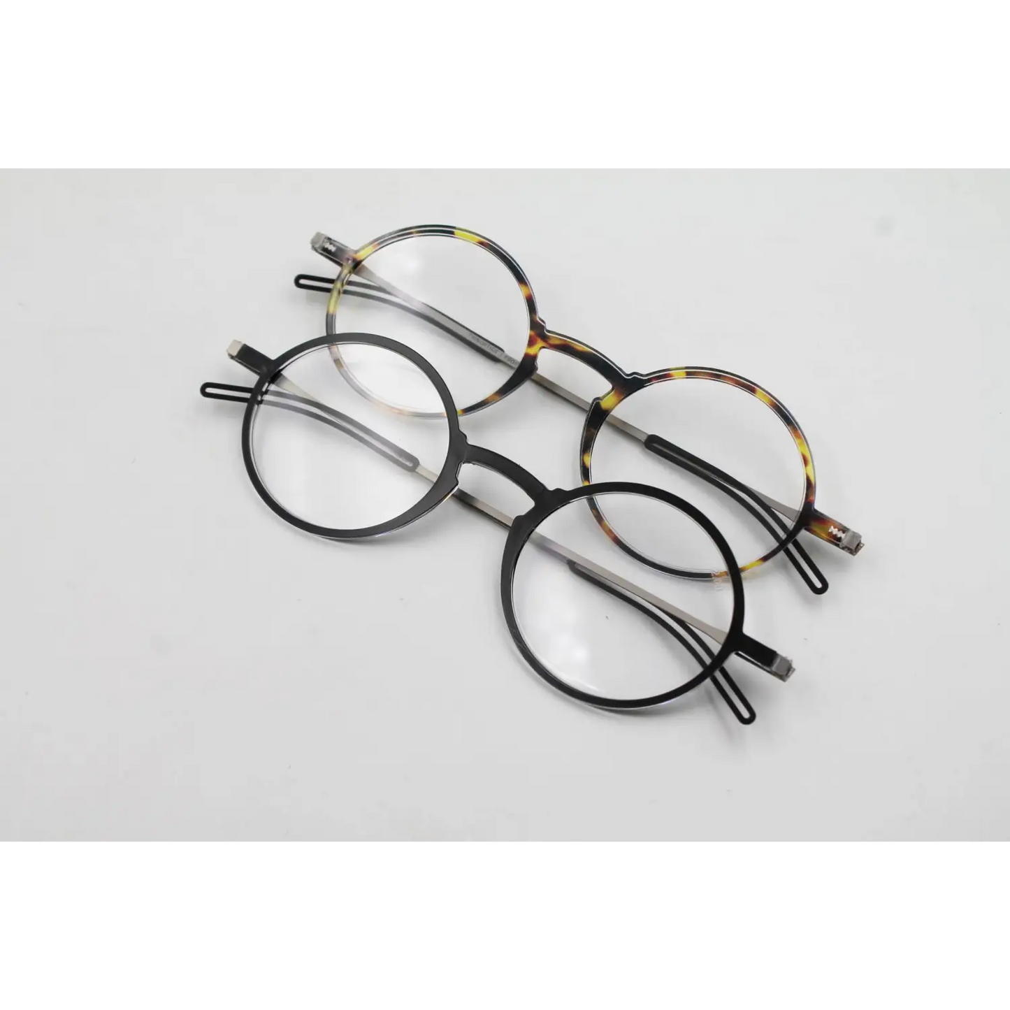 ThinOptics Reading Glasses + Milano Aluminum Magnetic Case |